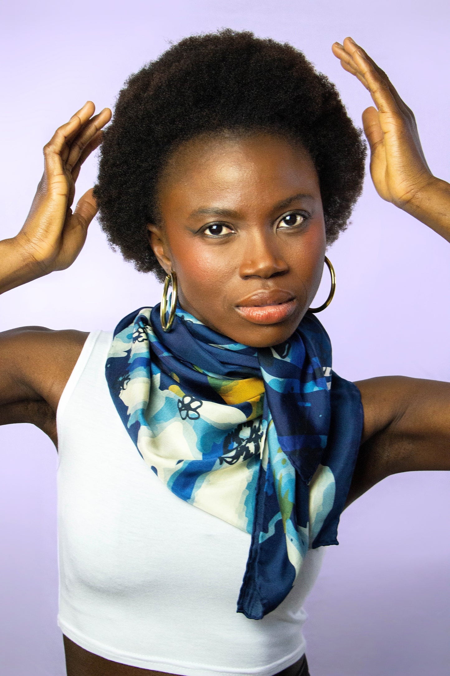 Carré de soie Amarezza, Rêverie en Bleu