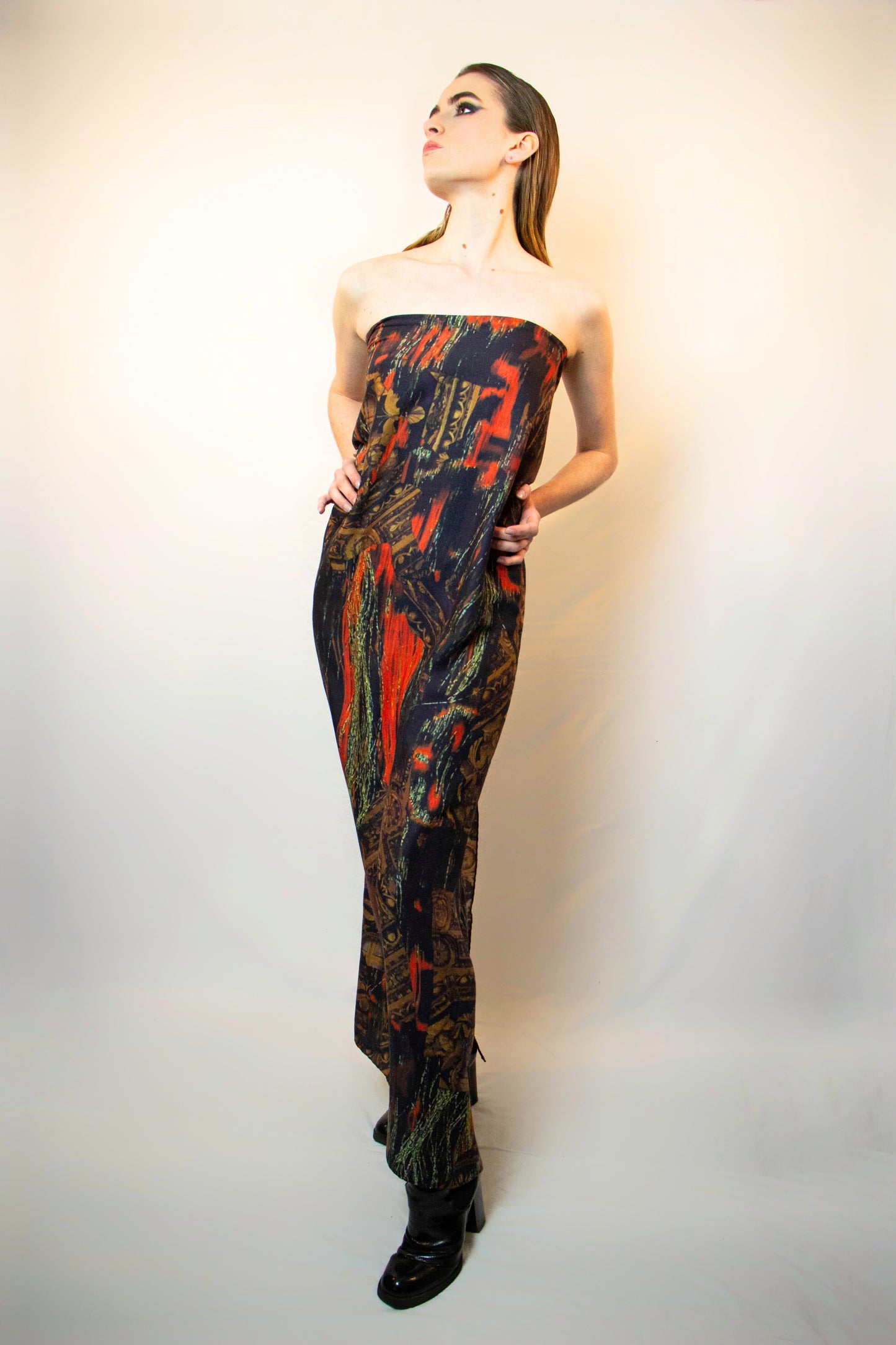 Carré laine et soie Barda, Le Palais Pourpre