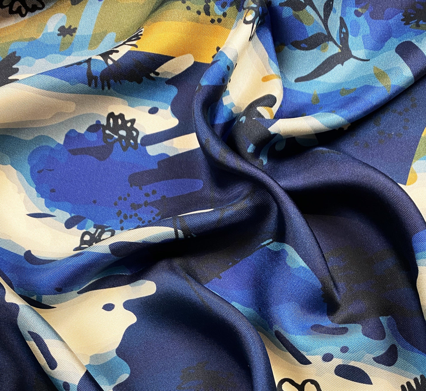 Carré de soie Amarezza, Rêverie en Bleu