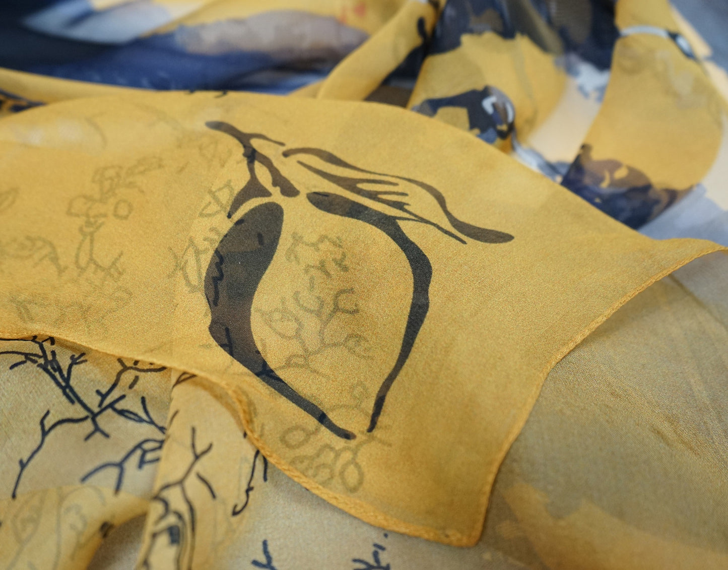 Carré de soie Ardente, Bouquet d'Été