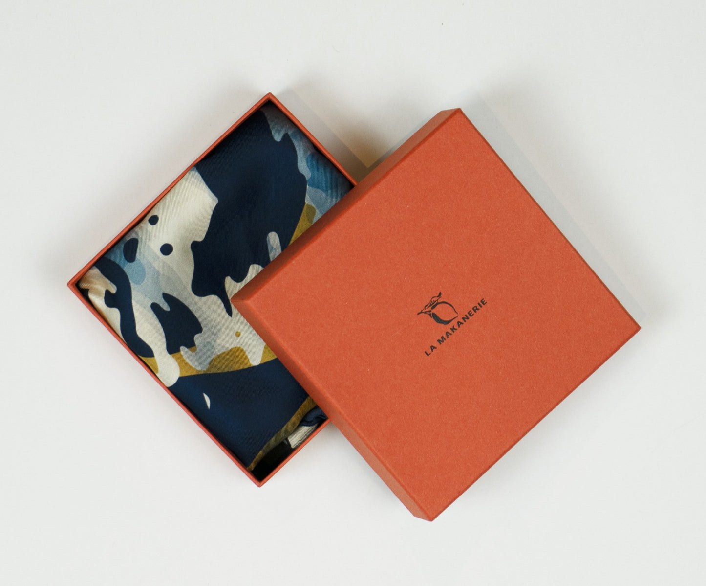 Carré de soie Amarezza, Rêverie en Bleu